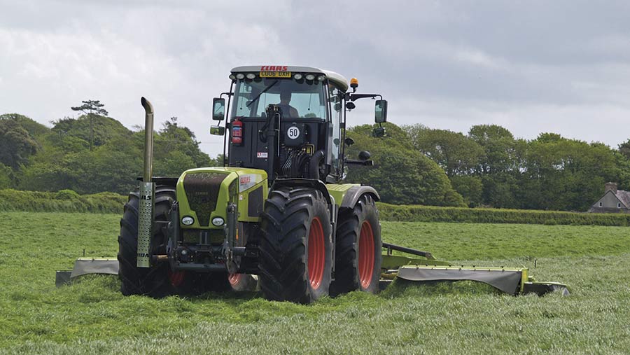 Mowing silage