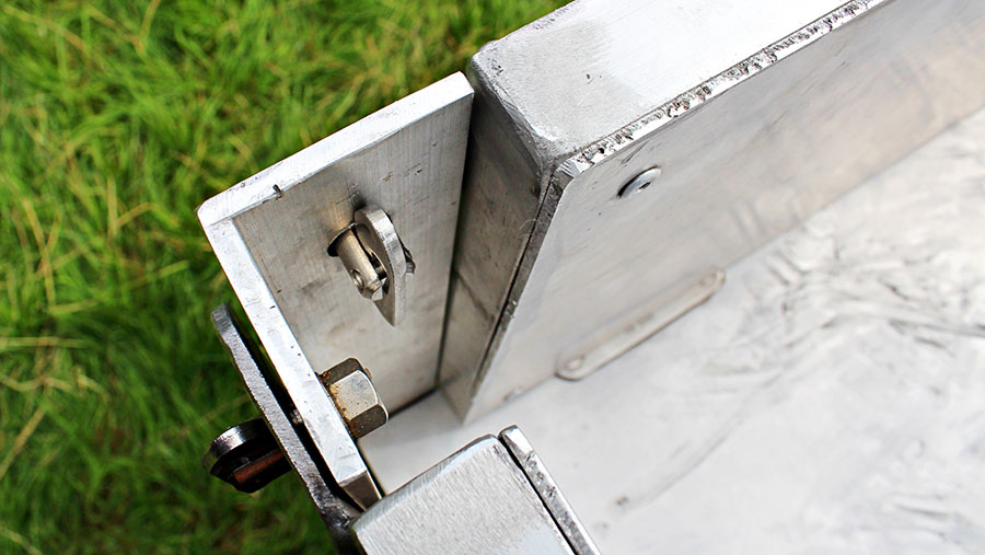 The Zuki Ute's internal latches