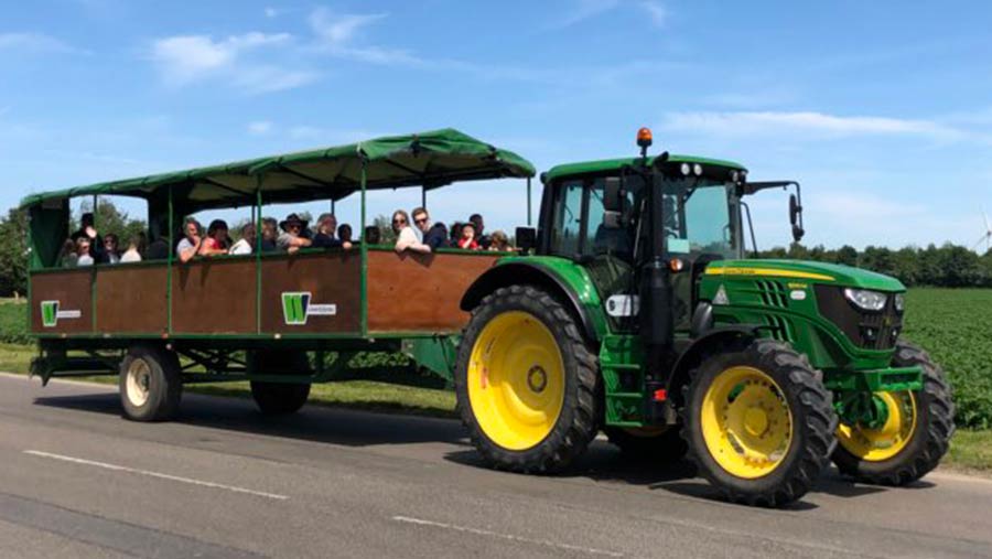 More than 1,000 people turned up to the Worth Farms event at Holbeach Hurn in Lincolnshire © Simon Day