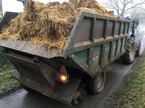 Trailer with one wheel fallen off