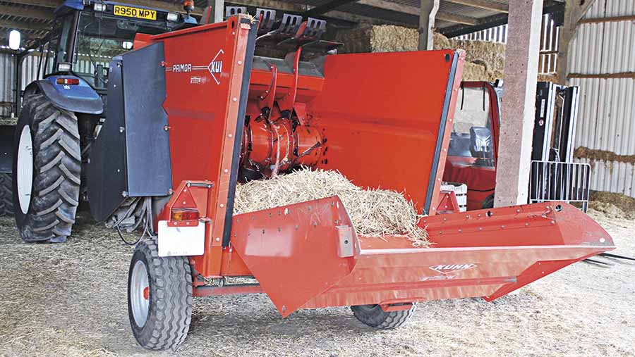 Kuhn Primor straw chopper