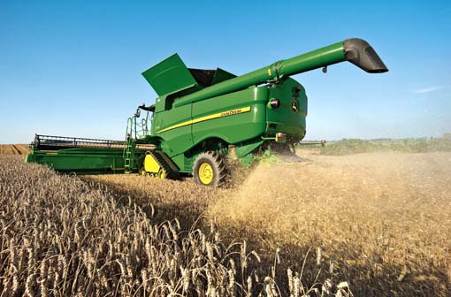 VIDEO: Monster combine is out to impress - Farmers Weekly