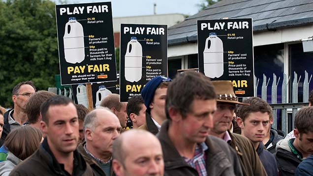 Dairy farmers protested outside Arla's Ashby de la Zouch milk plant in Leicestershire in 2012. © Tim Scrivener