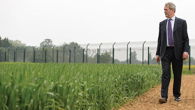 Former Defra secretary Owen Paterson inspects GM wheat trial at Rothamsted. © Dominic Lipinski/PA Wire