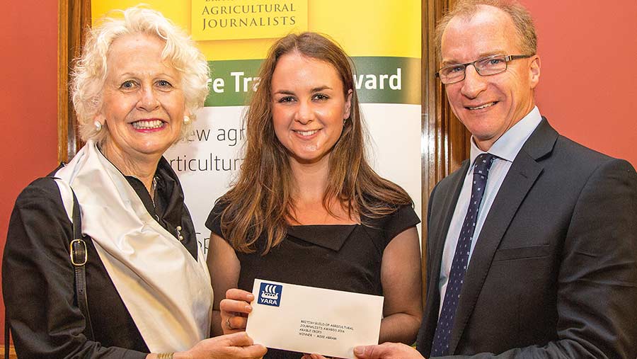 Aly Balsom receives her prize from Yara's Rosie Carne and Mark Tucker © Ruth Downing/Rural Pictures