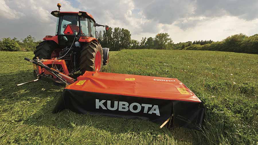 Kubota DM1000 disc mower