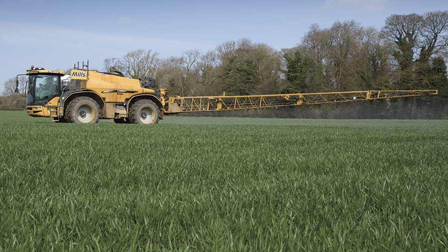 Advice on the use of T1.5 fungicide sprays in wheat - Farmers Weekly