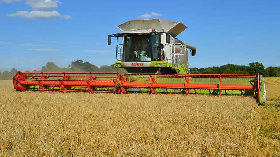 Video: Spring barley cut ahead of wheat in Cambridgeshire - Farmers Weekly