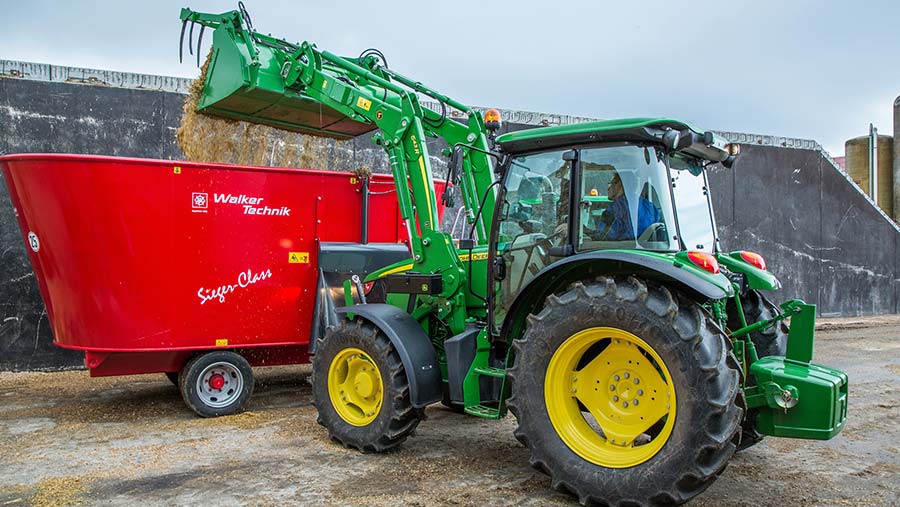 Lamma 2018 John Deere Revamps 5 Series Tractors Farmers Weekly 2475