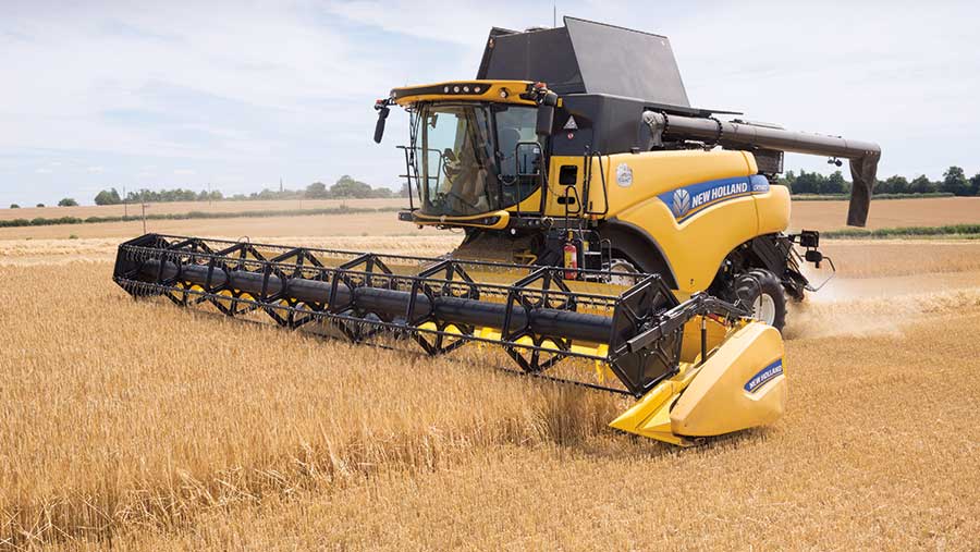 Harvesting winter barley © Tim Scrivener