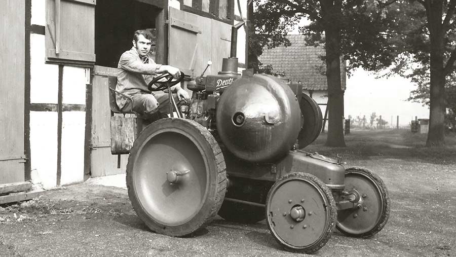 Built in 1926, this Deutz MTH222 tractor is equipped with solid rubber tyres suitable for stationary work and transport