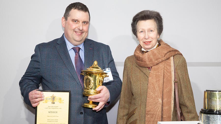 Philip Metcalfe receives  his award from Princess Anne © Tim Scrivener