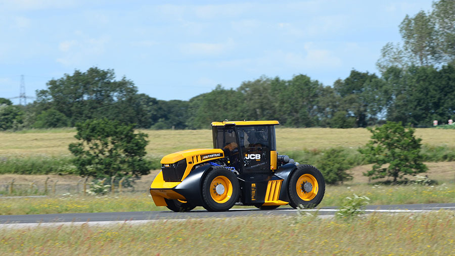 The racing JCB Fastrac in action around the track