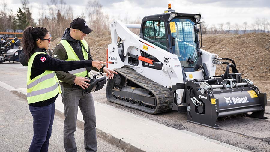 Bobcat designs remote control system for skidsteer loaders - Farmers Weekly