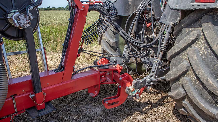 Cross-shaft on Kverneland DG II trailed disc drill