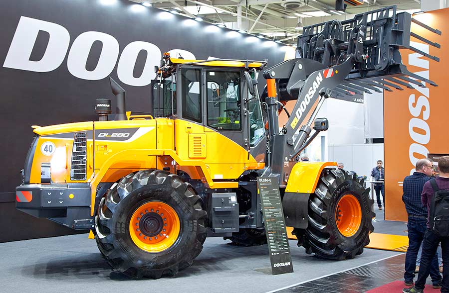 Doosan DL280 loader