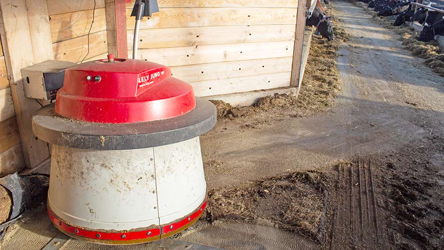 Lely Juno robot