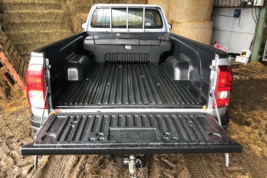 Toyota Hilux Active load bed