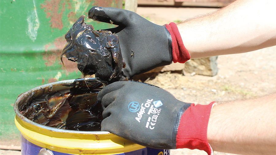 Adept Oil gloves