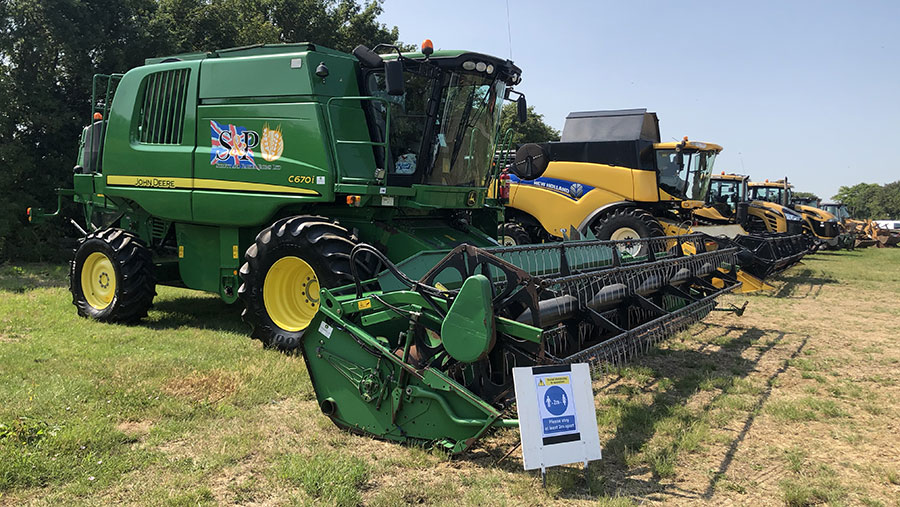 John-Deere-combine