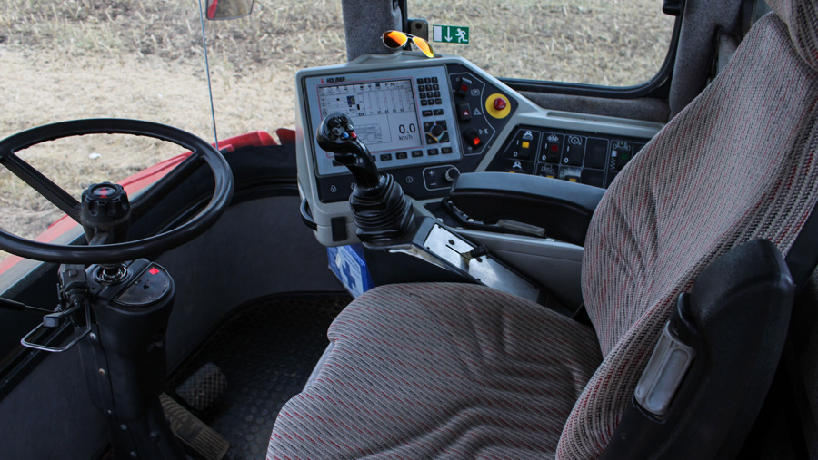 Inside the Holmer Terravariant