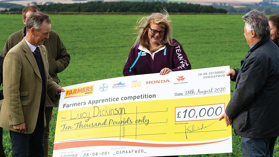 Lucy Dickinson receives her £10,000 cheque