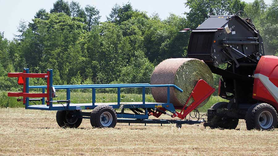 Britains Big Farm Bale Mover and Bale 