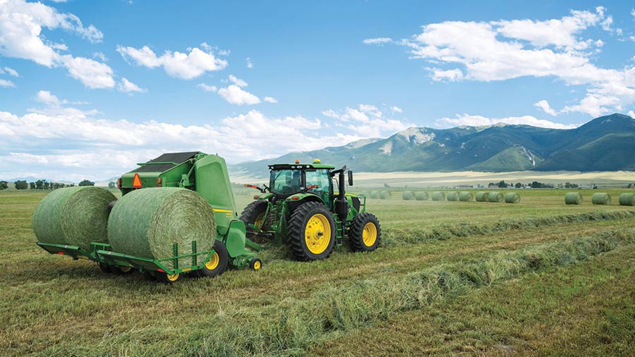 John Deere A520R bale accumulator