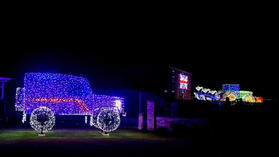 Land Rover and John Deere tractor fairy christmas lights © Andrew Wilkinson