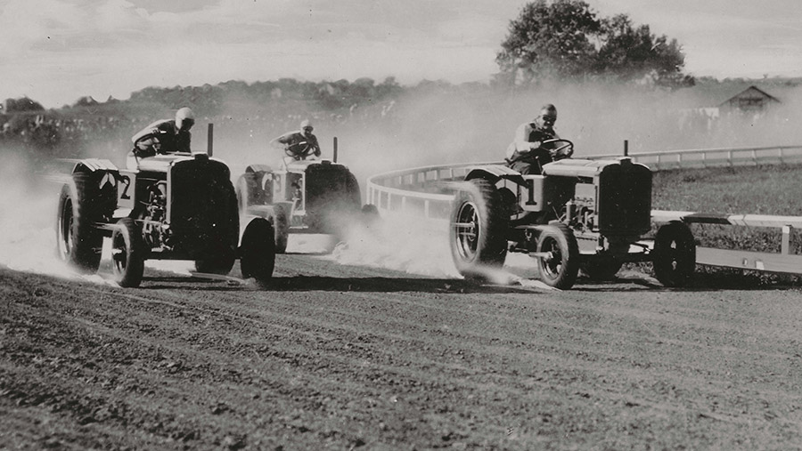 Allis Chalmers Model U tractor race