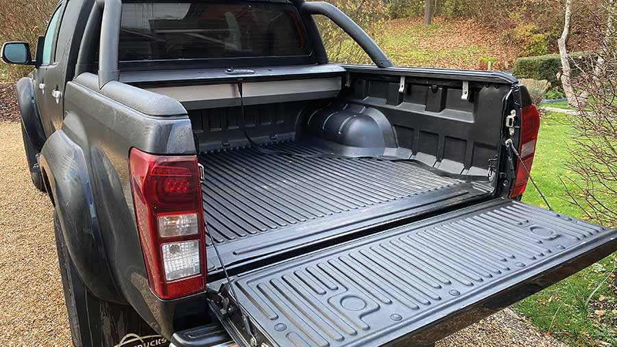 Isuzu D-Max AT35 pickup load bed