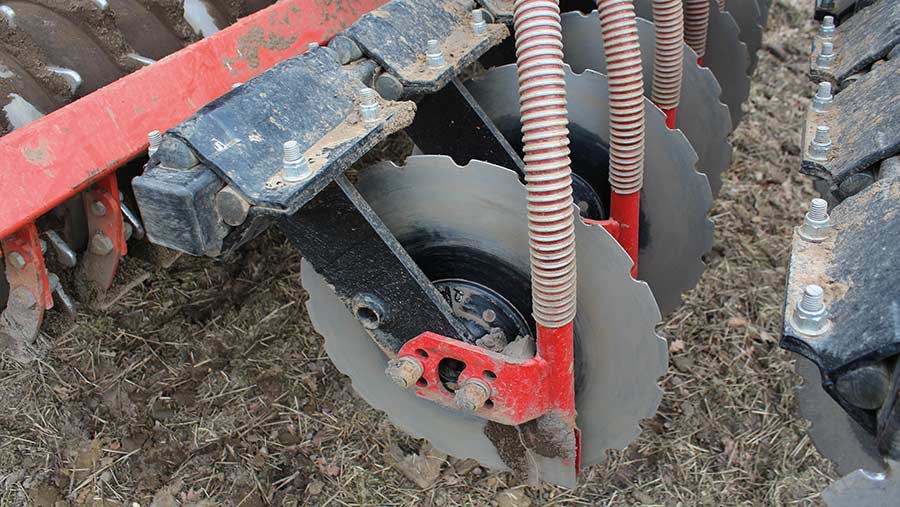 Contractor rates his simple Yorkshire-built combi disc drill - Farmers ...