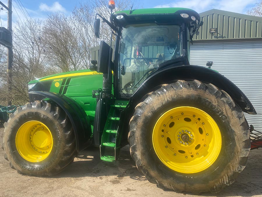 John Deere 7290R tractor