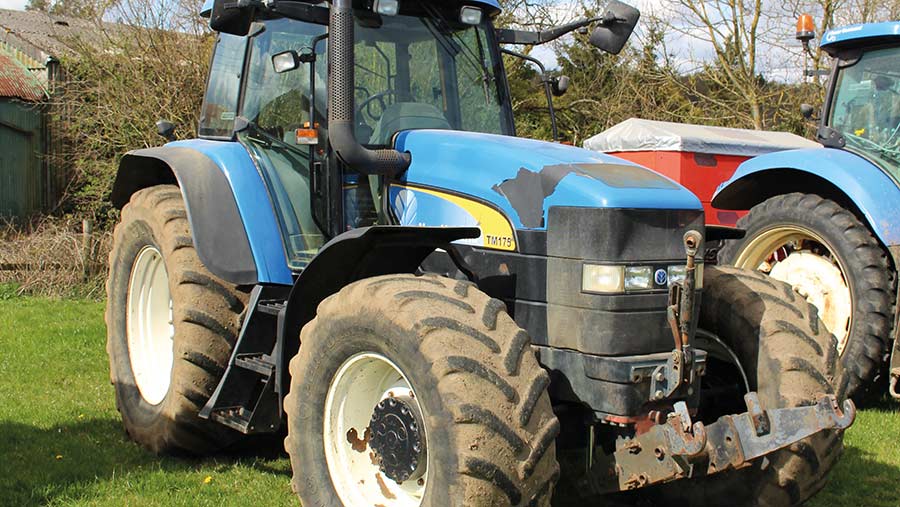 New Holland TM175