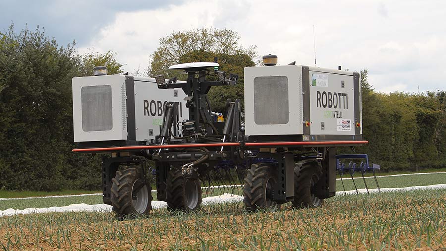 Robotti at work in field