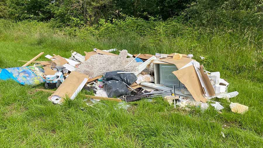 Builder's waste including an oven dumped on Olly Harrison's farm © Olly Harrison