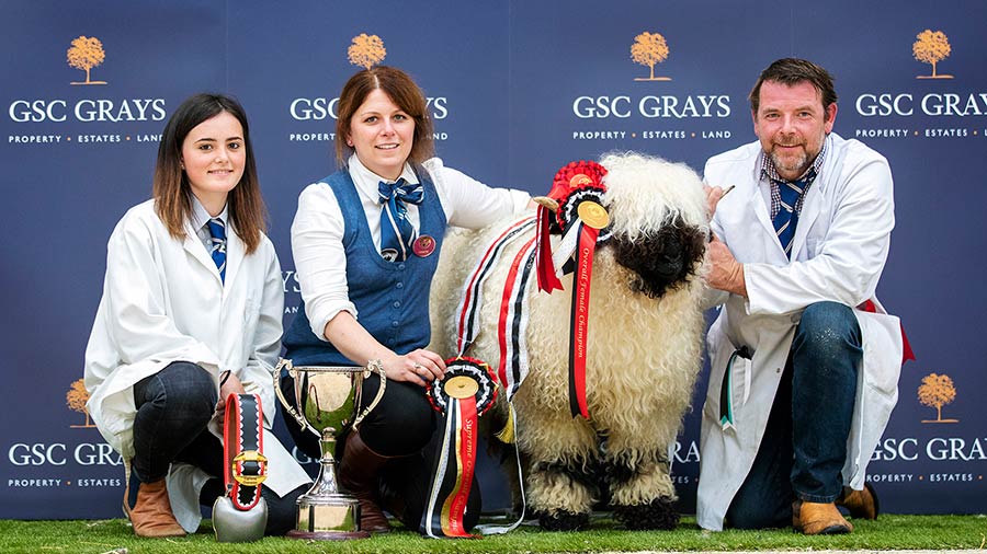 Highland Harmonie with owners