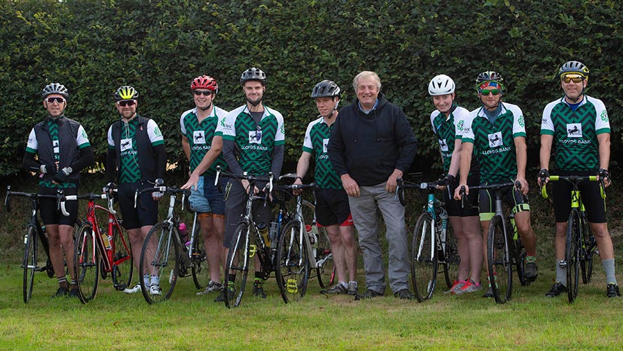 Somerset YFC cycling team with the Lloyds team