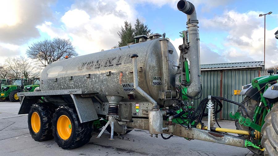 Slurry tanker