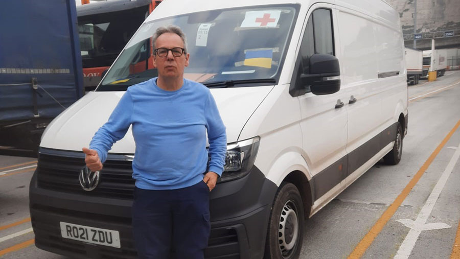 Rupert Wood with the fully loaded van destined for Ukraine © Martin Jensen