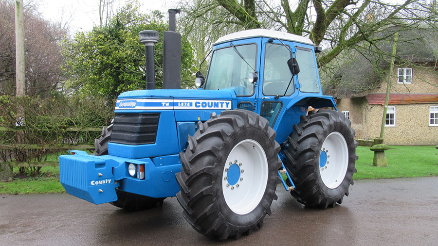 1982 County 1474 tractor © Cheffins