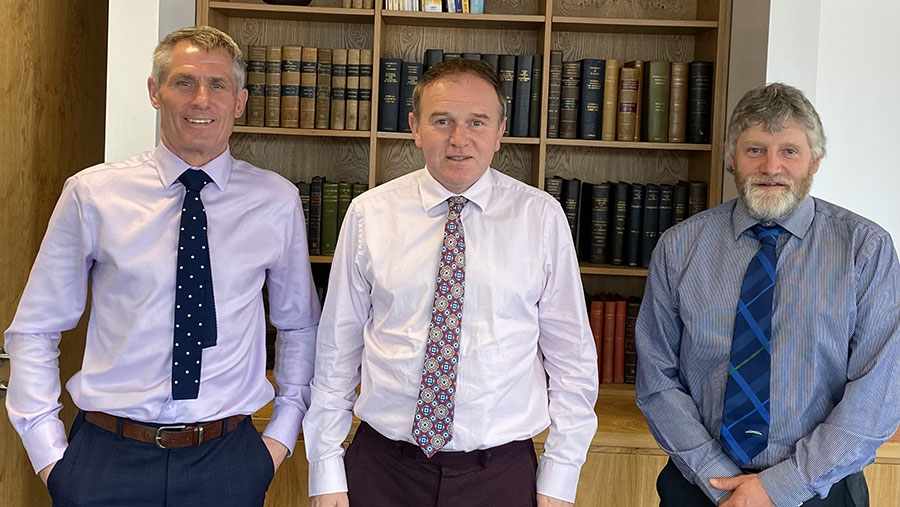 NFUS president Martin Kennedy (right) and director of policy, Jonnie Hall (left) with Defra secretary George Eustice © NFUS