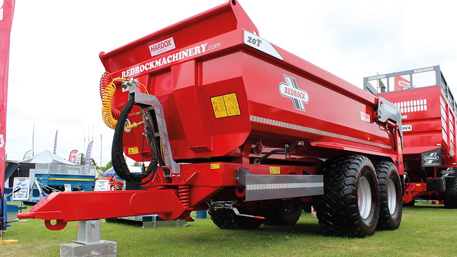 Redrock’s new level-tailed 20T half-pipe dump trailer