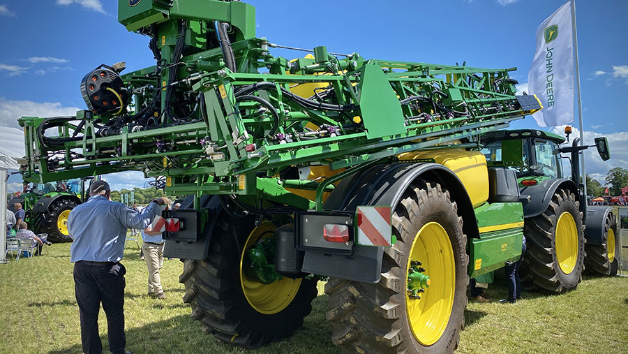 Cereals 2022: New R975i to head Deere trailed sprayer range - Vimarsana News