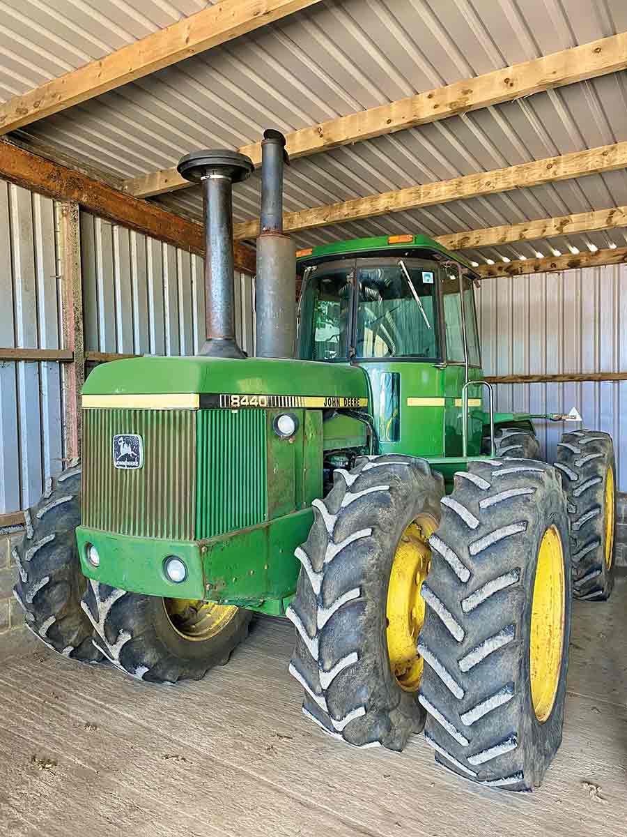 John Deere 8440