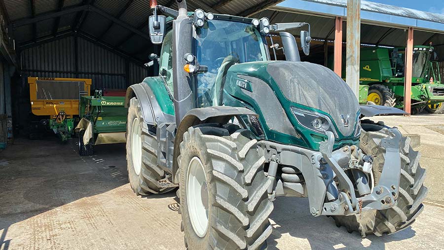 Valtra T174