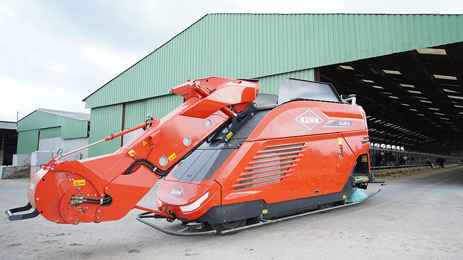 Kuhn Aura autonomous diet feeder © Kuhn