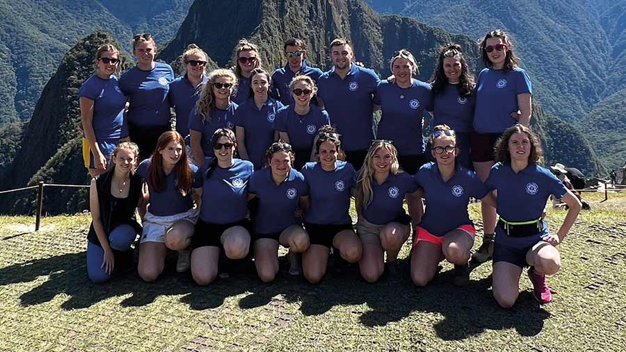 Evie Price (middle row, centre) in Peru with YFC friends © NYFYFC