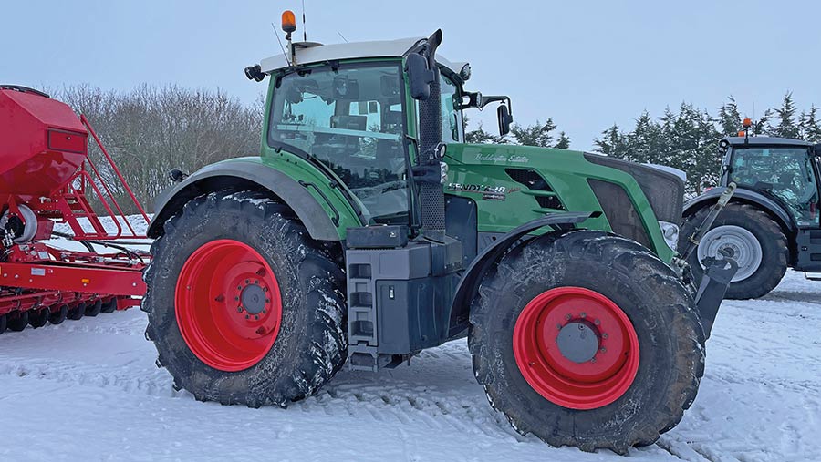 Fendt 828 tractor