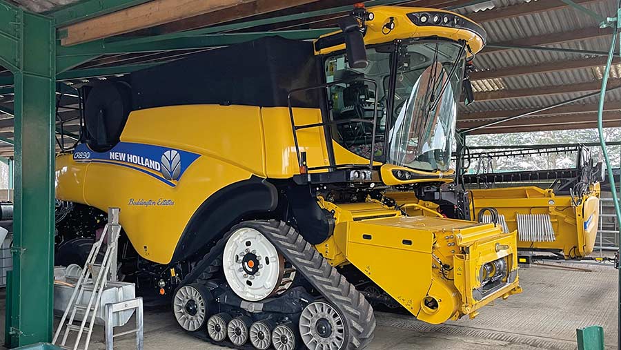 New Holland CR8.90 combine